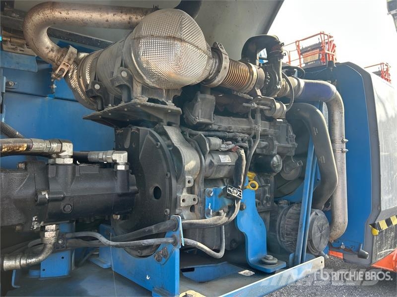 Genie S-85 XC 4WD Diesel Telescopic Boom Lift Teleszkópos emelők