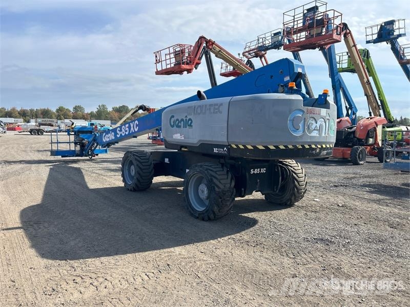 Genie S-85 XC 4WD Diesel Telescopic Boom Lift Teleszkópos emelők