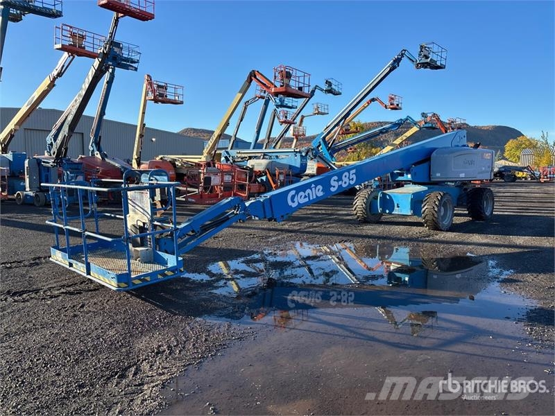 Genie S85 4WD Diesel Telescopic Boom Lift Telescopic boom lifts