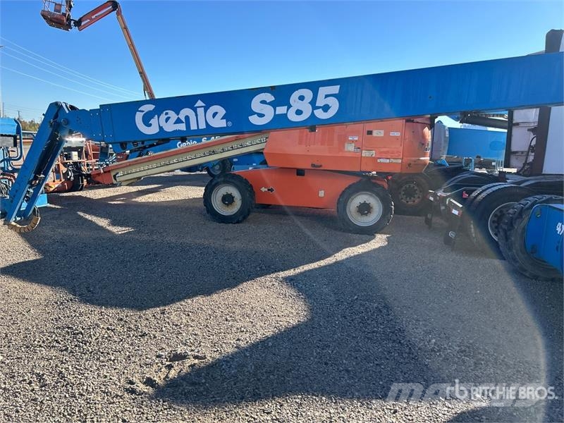 Genie S85 4WD Diesel Telescopic Boom Lift 견인식 전동이동 리프트