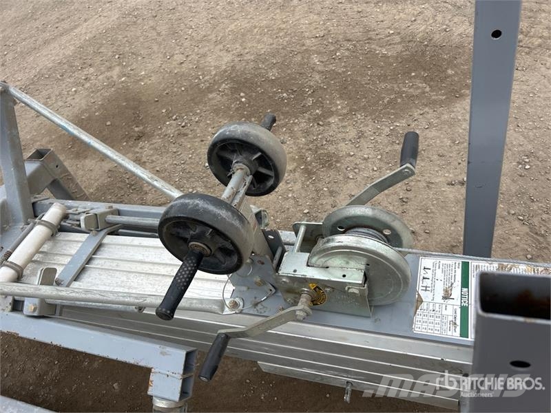 Genie SCL-18 Material Hoist Winches, hoists and material lifts
