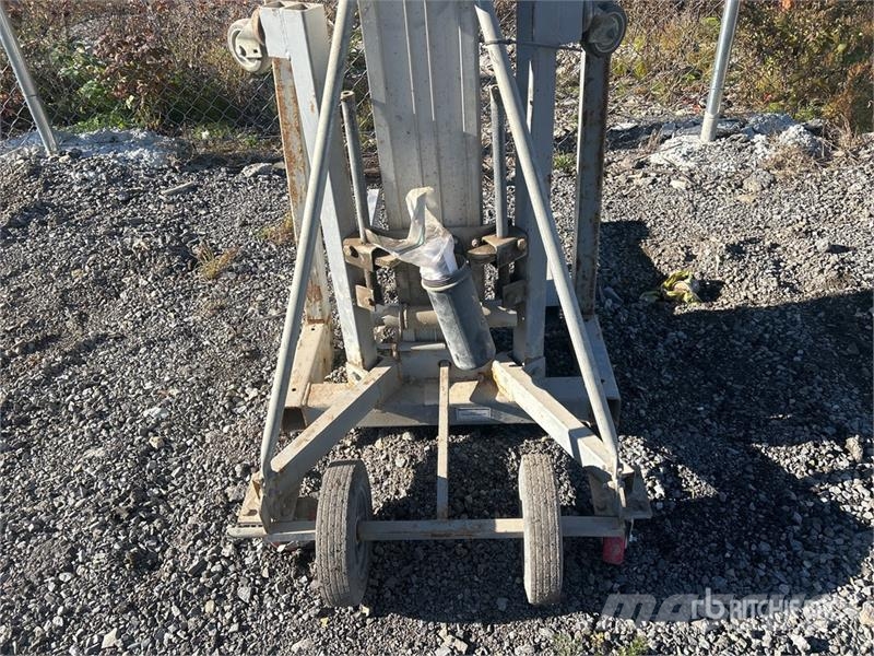 Genie SLC24 Material Hoist المصاعد والرافعات المادية