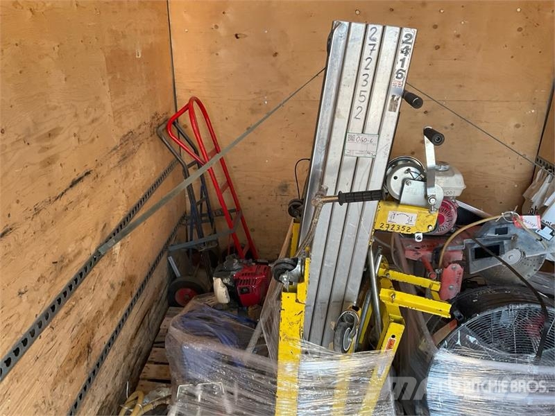 Genie SLC24 Material Hoist Pacēlāji, vinčas un materiālu lifti