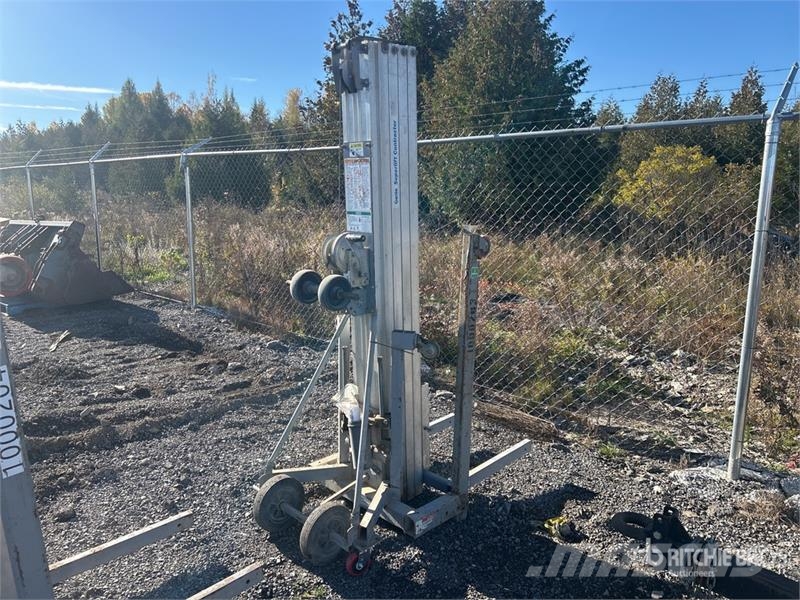 Genie SLC24 Material Hoist المصاعد والرافعات المادية