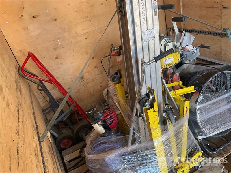 Genie SLC24 Material Hoist Pacēlāji, vinčas un materiālu lifti