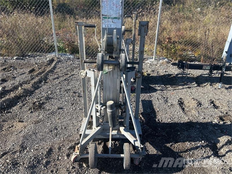 Genie SLC24 Material Hoist المصاعد والرافعات المادية