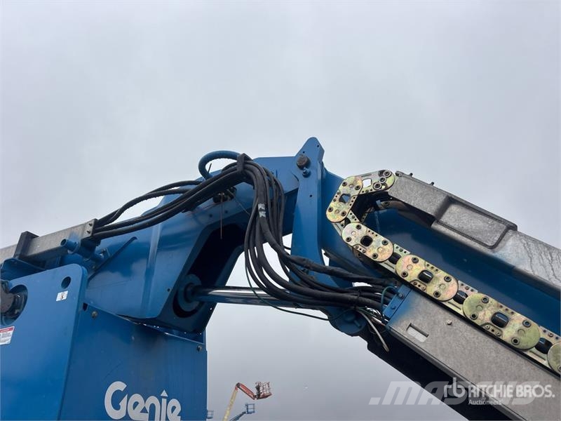 Genie Z-135/70 Zglobne dvižne ploščadi