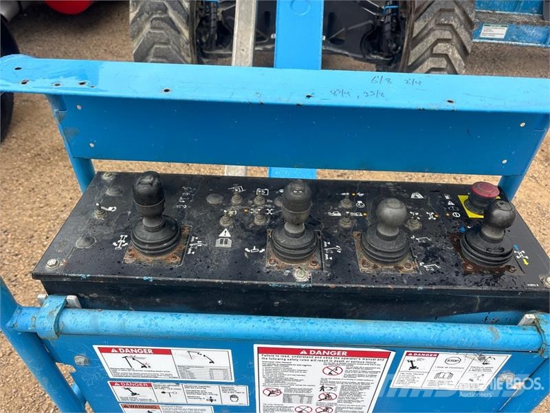 Genie Z-135/70 Zglobne dvižne ploščadi