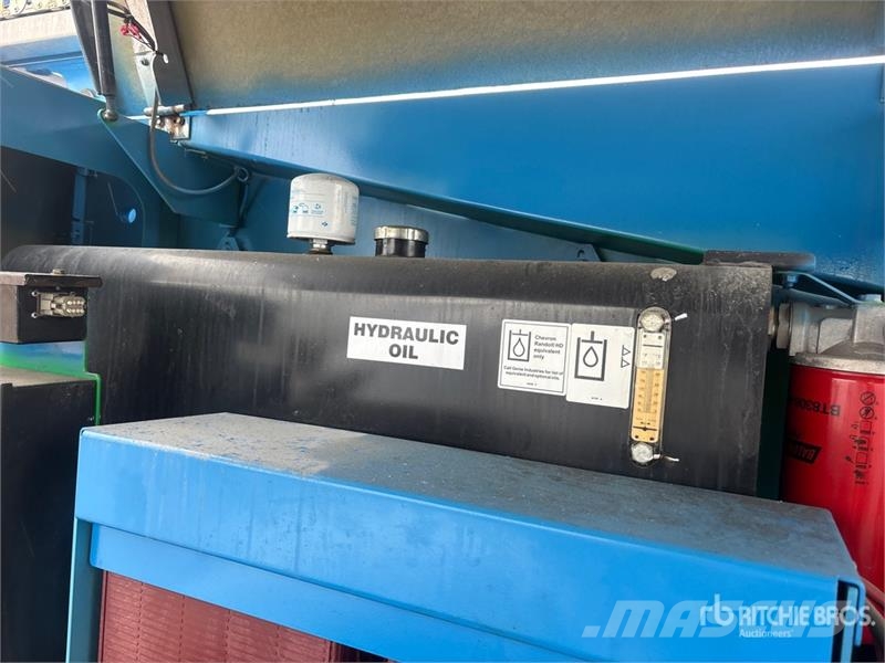 Genie Z-135/70 Zglobne dvižne ploščadi