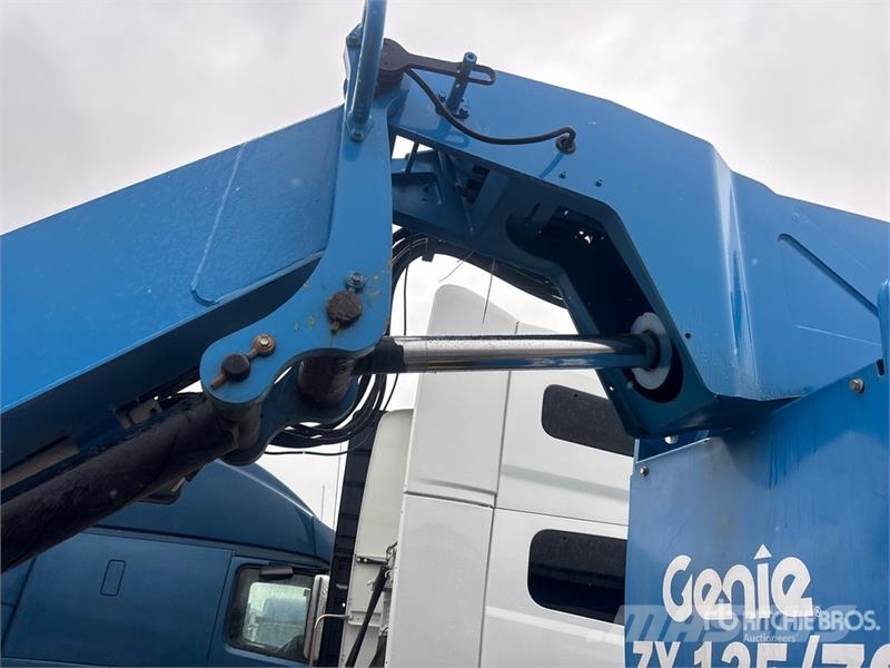 Genie Z-135/70 Zglobne dvižne ploščadi