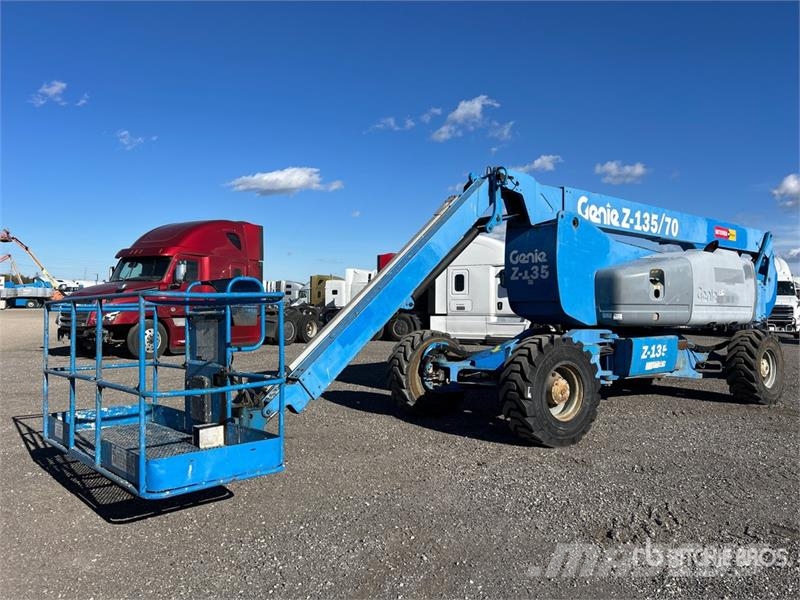 Genie Z-135/70 4WD Diesel Articulating Boom Lift Strēles pacēlāji