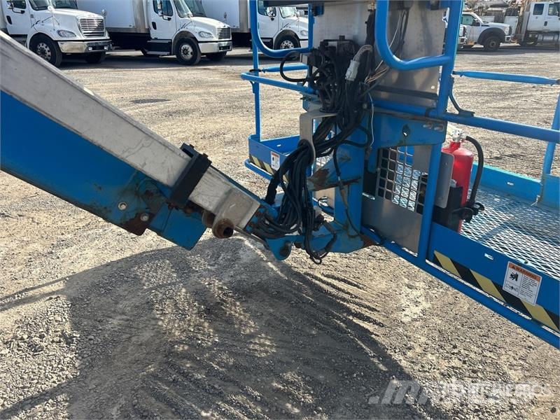 Genie Z-135/70 4WD Diesel Articulating Boom Lift رافعات سلة مفصلية