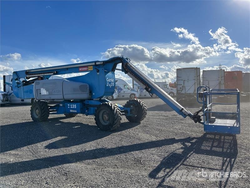 Genie Z-135/70 4WD Diesel Articulating Boom Lift Strēles pacēlāji