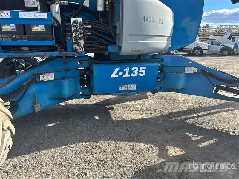 Genie Z-135/70 4WD Diesel Articulating Boom Lift رافعات سلة مفصلية