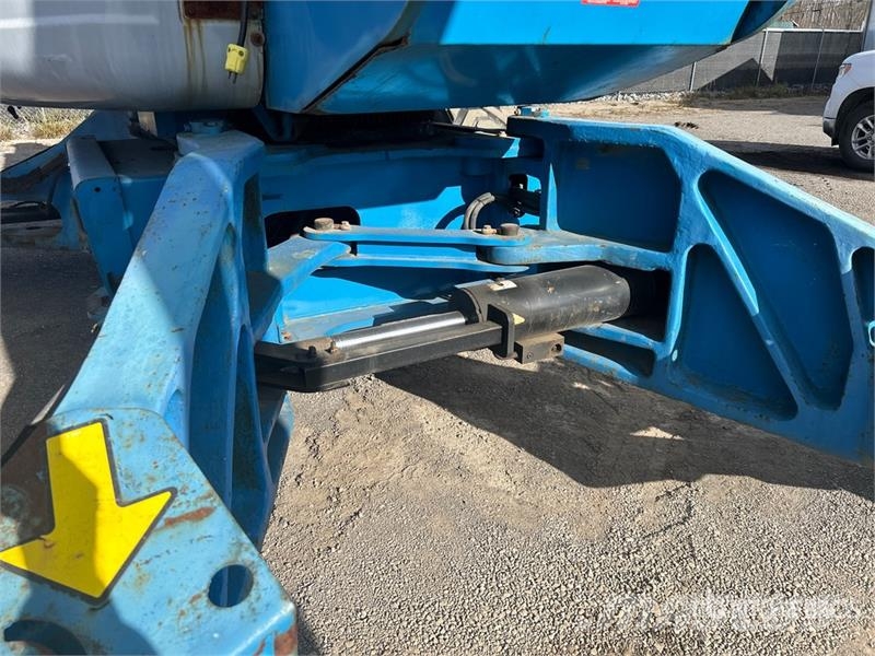 Genie Z-135/70 4WD Diesel Articulating Boom Lift رافعات سلة مفصلية