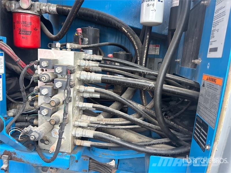 Genie Z-135/70 4WD Diesel Articulating Boom Lift Zglobne dvižne ploščadi