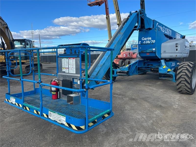 Genie Z-135/70 4WD Diesel Articulating Boom Lift رافعات سلة مفصلية
