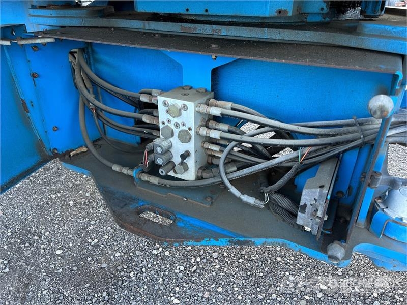 Genie Z-135/70 4WD Diesel Articulating Boom Lift Strēles pacēlāji