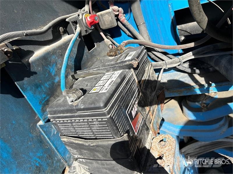 Genie Z-135/70 Articulating Boom Lift Articulated boom lifts