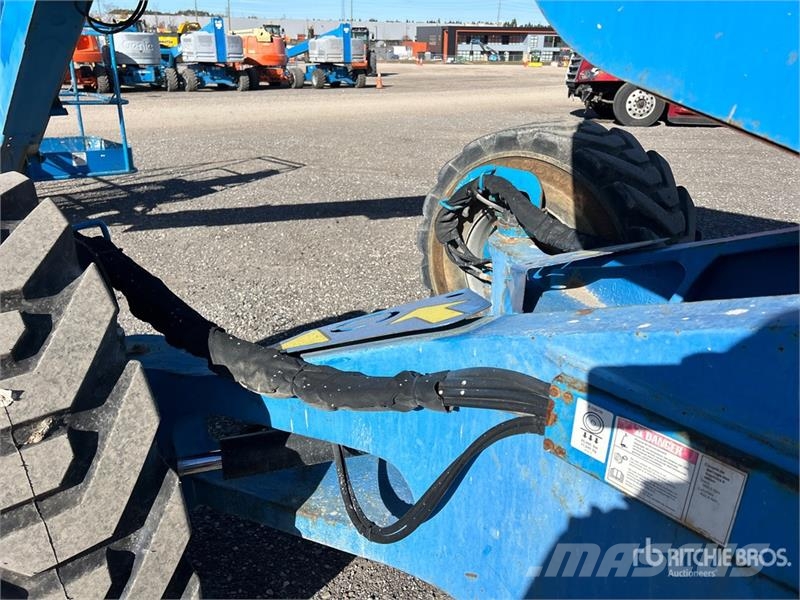 Genie Z-135/70 Articulating Boom Lift Articulated boom lifts