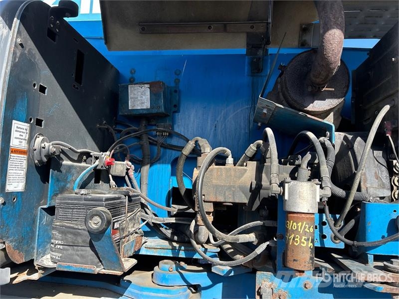 Genie Z-135/70 Articulating Boom Lift Articulated boom lifts