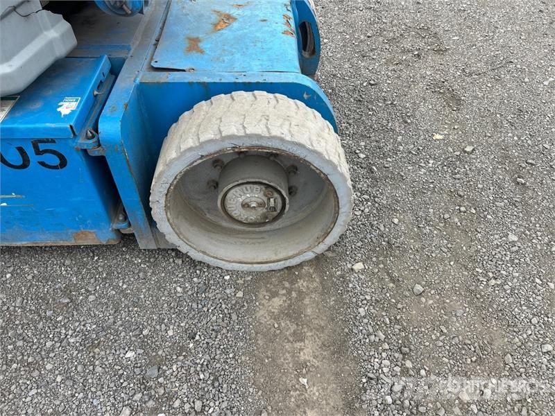 Genie Z-30/20N RJ 2WD Electric Articulating Boom Lift رافعات سلة مفصلية