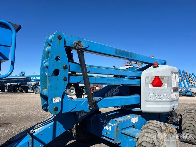 Genie Z-45/25 4WD Diesel Articulating Boom Lift Knikarmhoogwerkers
