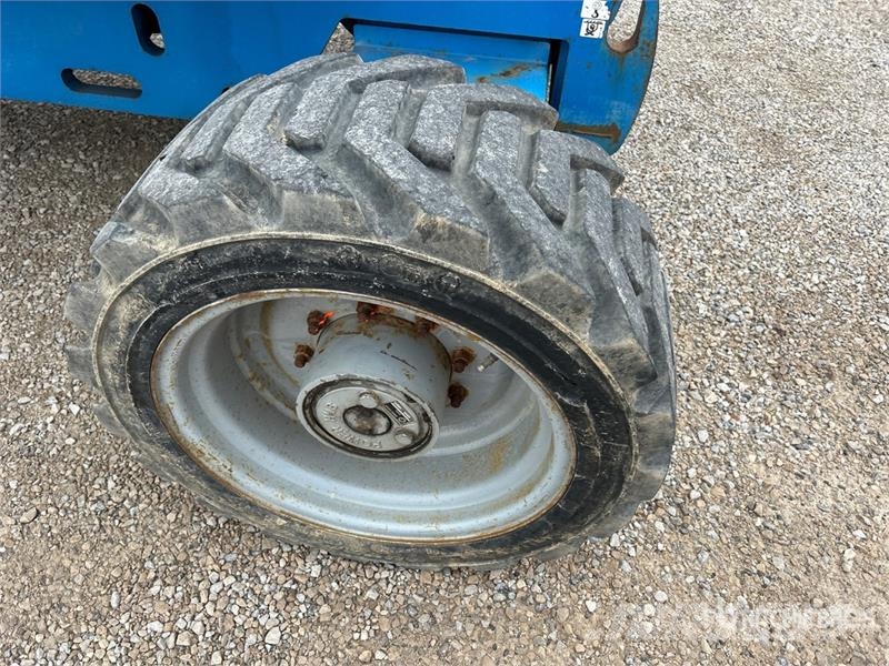 Genie Z-45/25J 4WD Diesel Articulating Boom Lift Articulated boom lifts