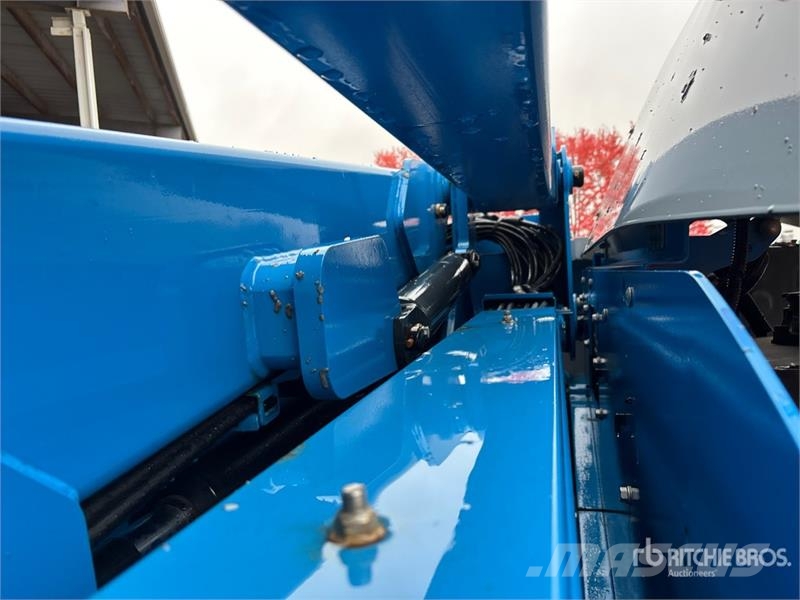 Genie Z-45/25J 4WD Diesel Articulating Boom Lift Articulated boom lifts