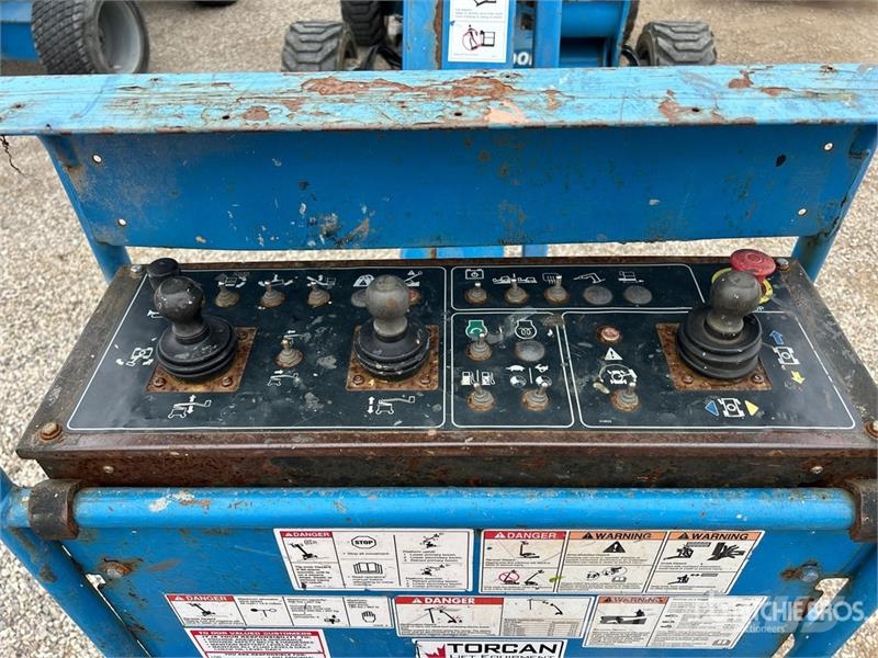 Genie Z-45/25J 4WD Diesel Articulating Boom Lift Articulated boom lifts