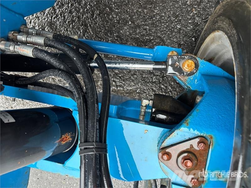 Genie Z-45/25J 4WD Diesel Articulating Boom Lift Articulated boom lifts