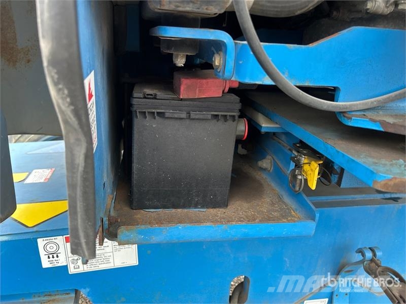 Genie Z-45/25J 4WD Diesel Articulating Boom Lift Articulated boom lifts