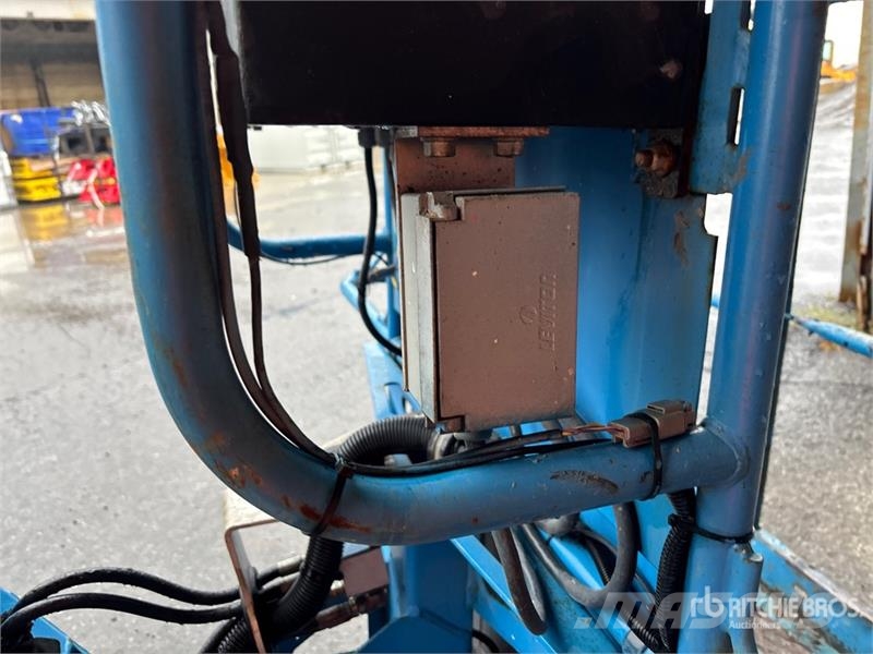 Genie Z-45/25J 4WD Diesel Articulating Boom Lift Articulated boom lifts