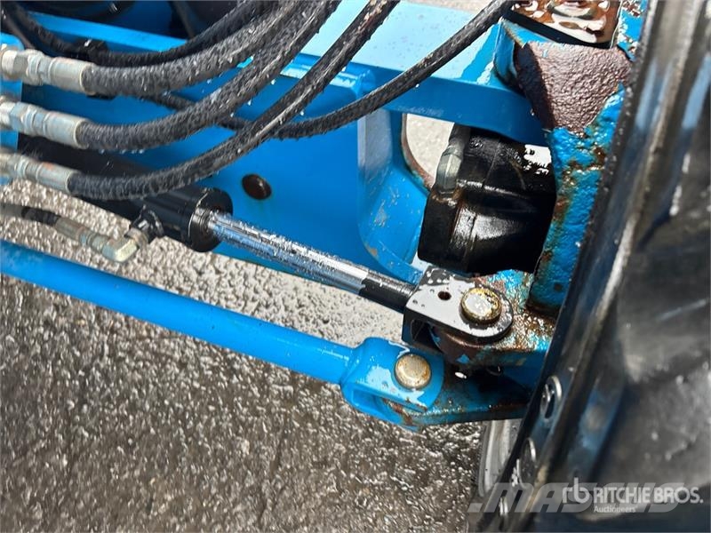 Genie Z-45/25J 4WD Diesel Articulating Boom Lift Articulated boom lifts
