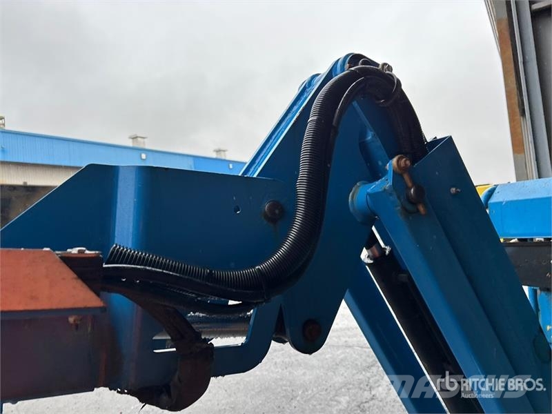 Genie Z-45/25J 4WD Diesel Articulating Boom Lift Articulated boom lifts