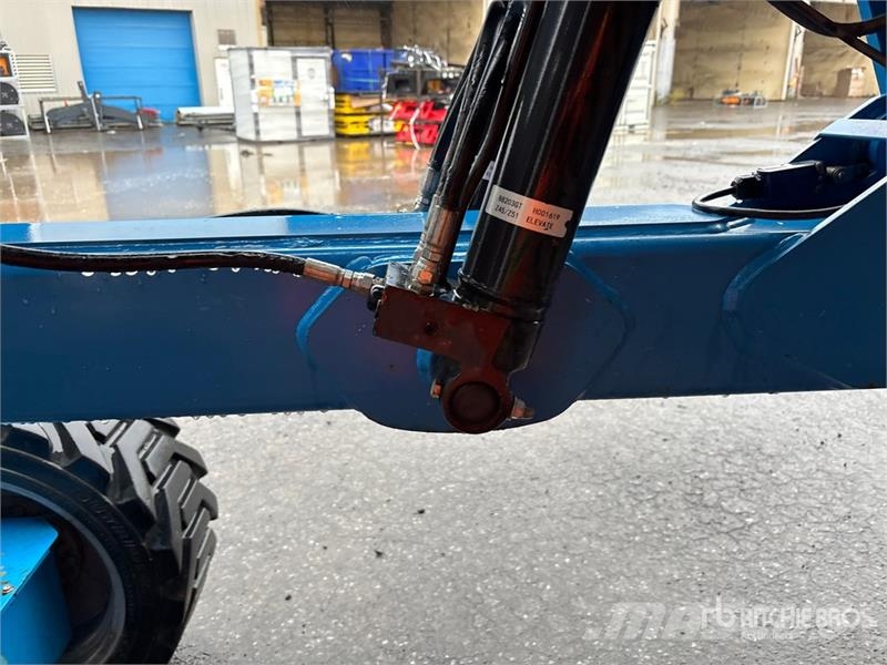 Genie Z-45/25J 4WD Diesel Articulating Boom Lift Articulated boom lifts