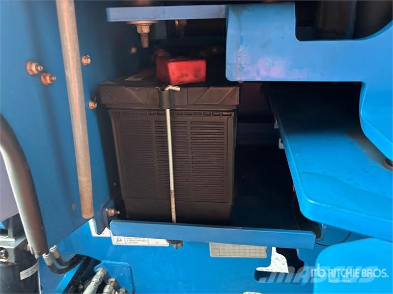 Genie Z-45/25J 4WD Diesel Articulating Boom Lift Articulated boom lifts