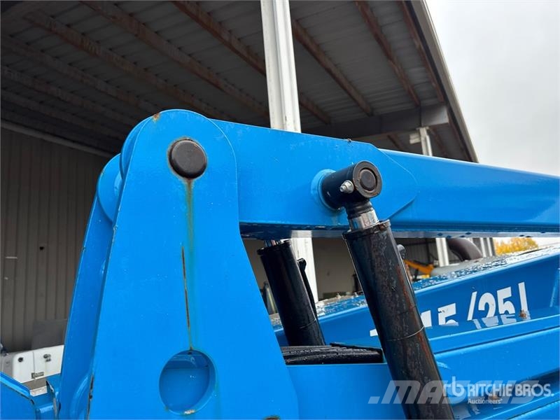 Genie Z-45/25J 4WD Diesel Articulating Boom Lift Articulated boom lifts