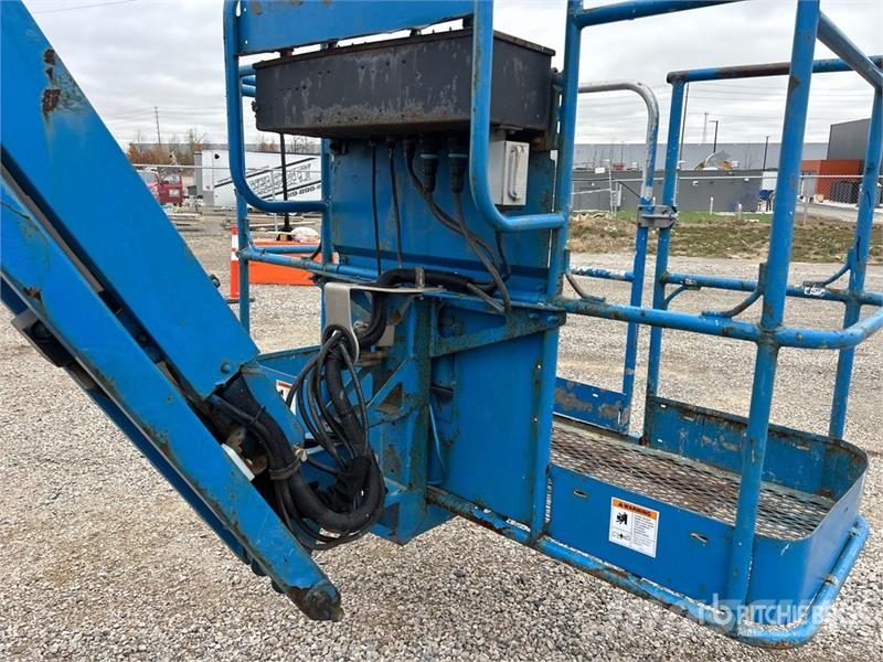 Genie Z-45/25J 4WD Dual Fuel Articulating Boom Lift Articulated boom lifts
