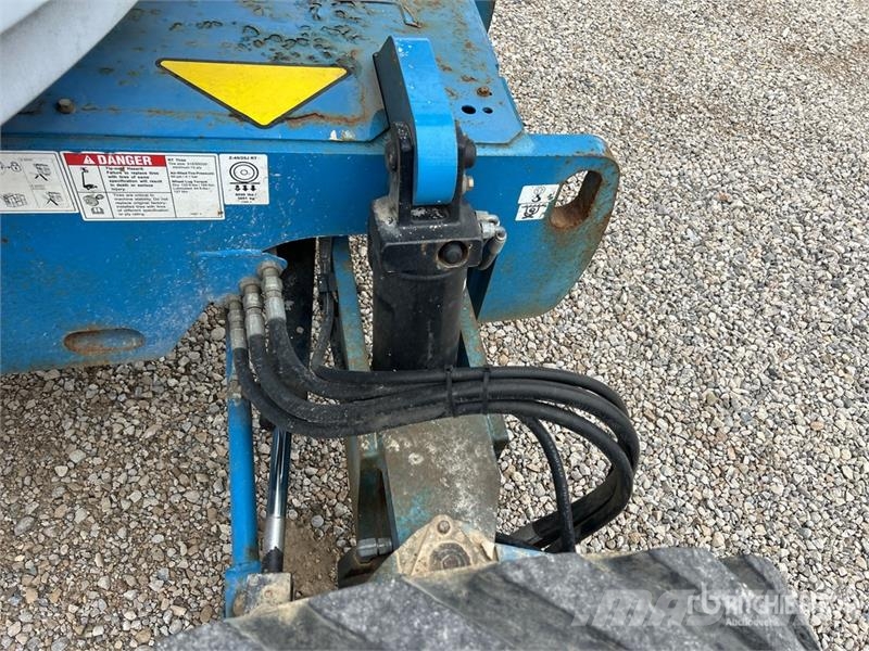 Genie Z-45/25J 4WD Dual Fuel Articulating Boom Lift Articulated boom lifts
