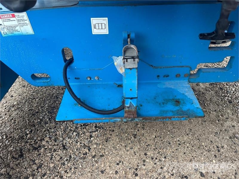Genie Z-45/25J 4WD Dual Fuel Articulating Boom Lift Zglobne dvižne ploščadi