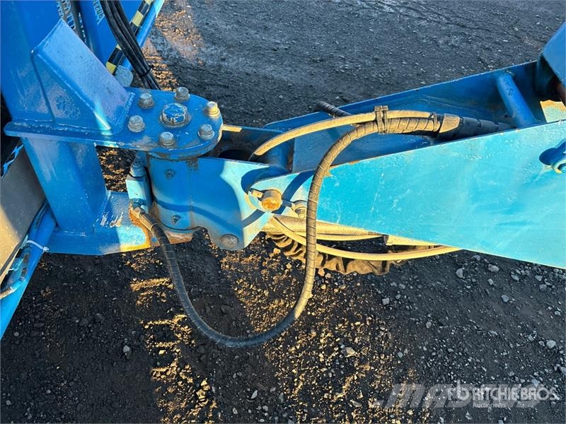 Genie Z-60/34 4WD Diesel Articulating Boom Lift Articulated boom lifts
