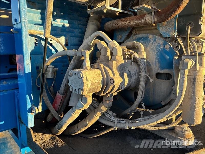Genie Z-60/34 4WD Diesel Articulating Boom Lift Articulated boom lifts