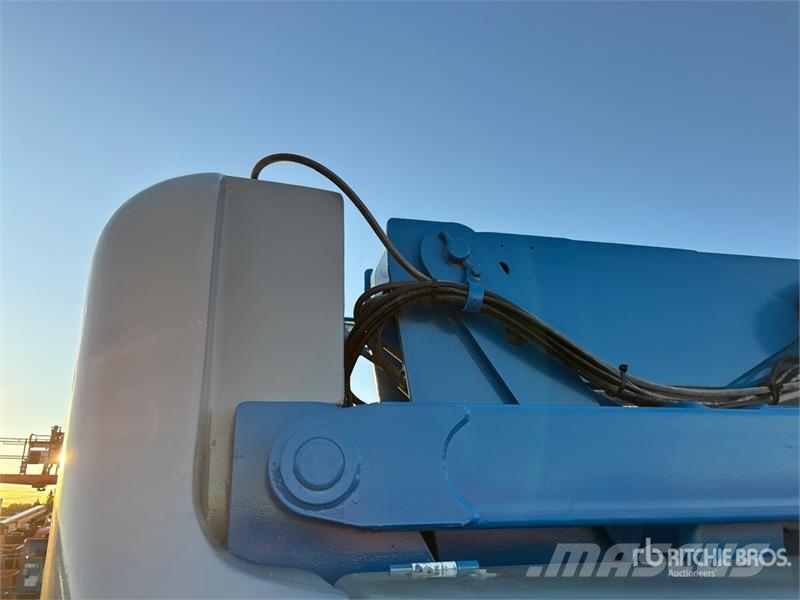 Genie Z-60/34 4WD Diesel Articulating Boom Lift Articulated boom lifts
