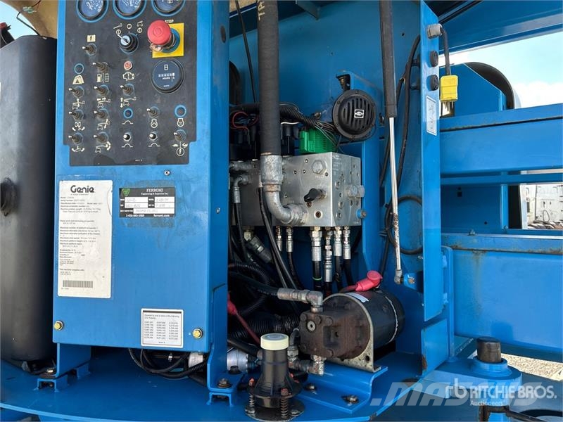 Genie Z-60/34 4WD Gasoline Articulating Boom Lift رافعات سلة مفصلية