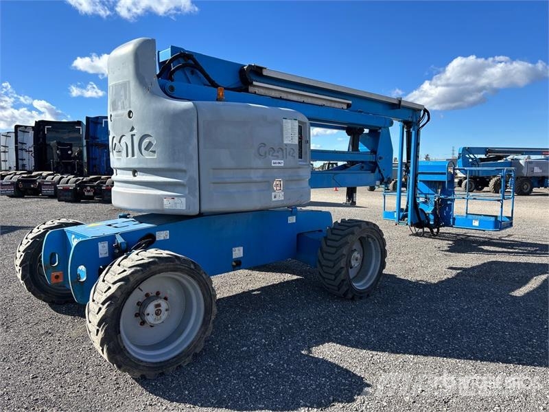 Genie Z-60/34 4WD Gasoline Articulating Boom Lift رافعات سلة مفصلية
