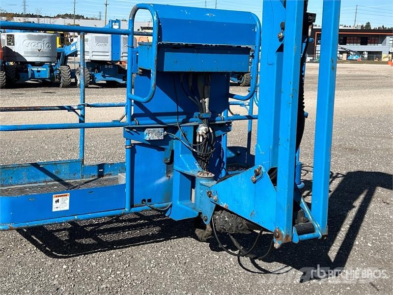 Genie Z-60/34 4WD Gasoline Articulating Boom Lift رافعات سلة مفصلية
