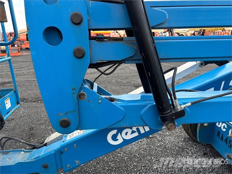 Genie Z45/25 2WD Electric Articulating Boom Lift Articulated boom lifts