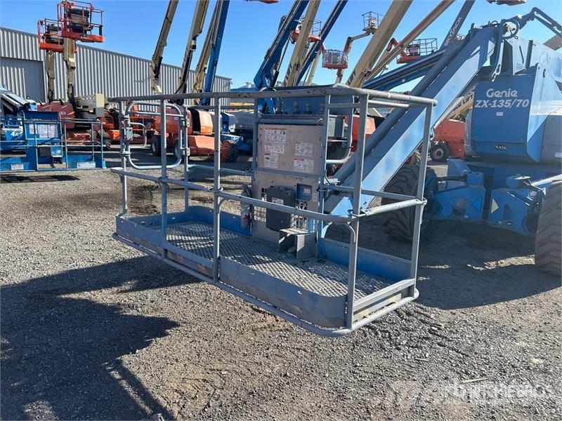 Genie ZX-135/70 4WD Diesel Articulating Boom Lift Gelenkteleskoparbeitsbühnen
