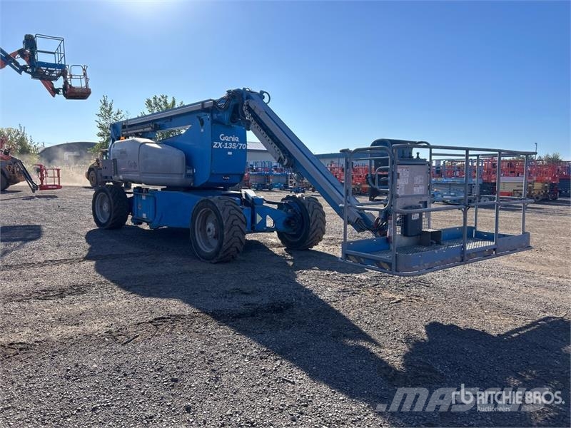 Genie ZX-135/70 4WD Diesel Articulating Boom Lift Gelenkteleskoparbeitsbühnen
